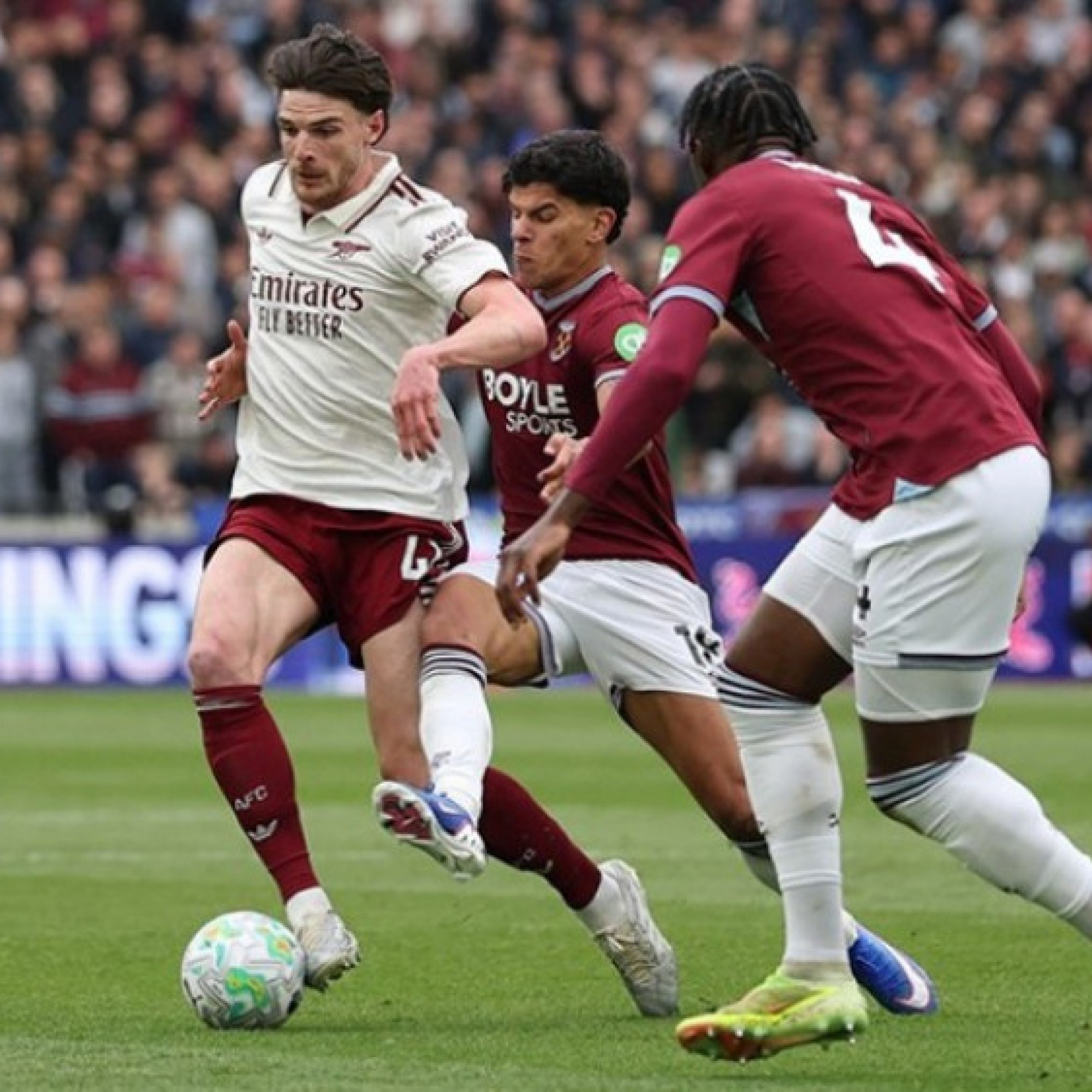  - Arsenal thắng kịch tính: Arteta kịp sửa sai, thiên đường vẫy gọi