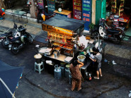 TP.HCM: Giữ vỉa hè thông thoáng hay giữ nhịp sống đô thị?