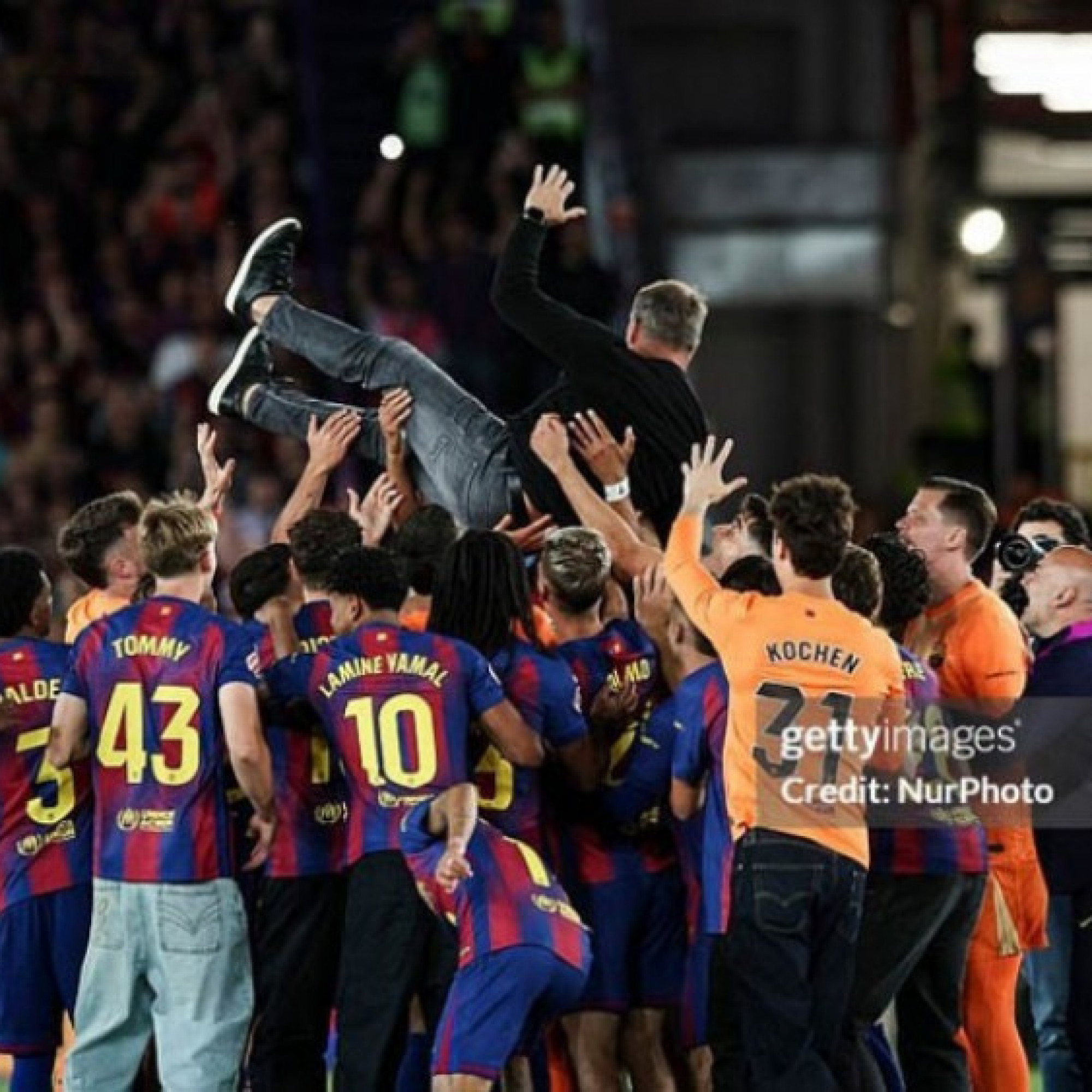 - Barcelona của Hansi Flick vô địch La Liga: Quá hay & đẹp, nhưng vẫn chưa hoàn hảo