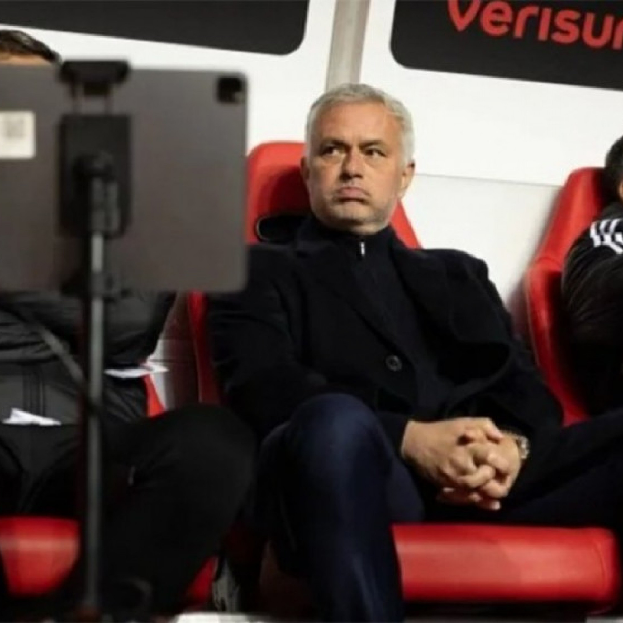  - Đội Mourinho sắp mất vé Cúp C1, "Người đặc biệt" chốt thời điểm trả lời Real