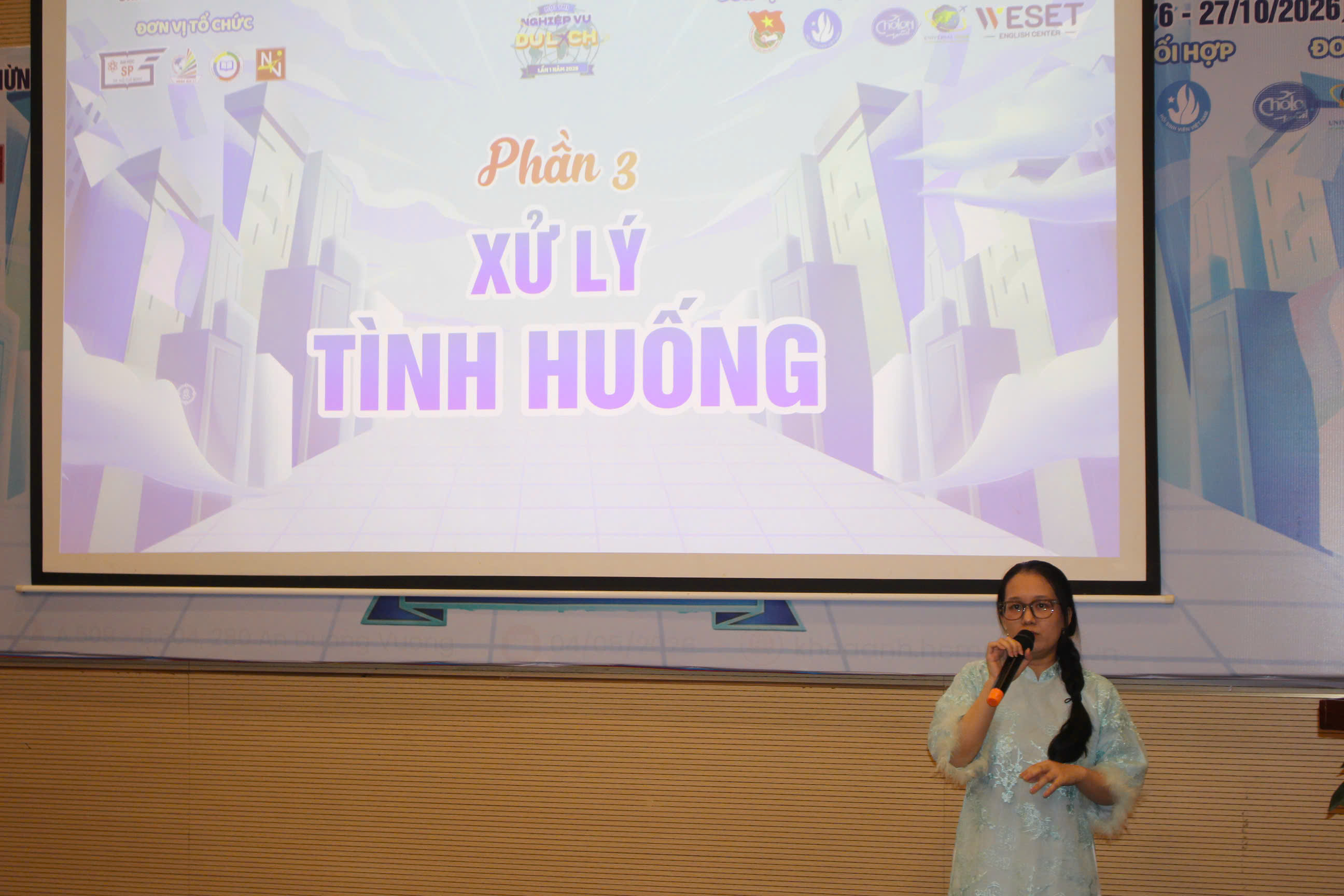 Sinh viên sôi nổi tranh tài tại Hội thi Nghiệp vụ Du lịch lần 1 năm 2026 - 2
