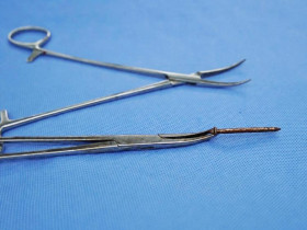  - Phẫu thuật cấp cứu trường hợp dị vật xuyên thành bụng do máy bắn đinh