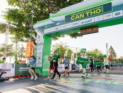  - Lan tỏa vẻ đẹp miền sông nước Tây Đô qua những bước chạy