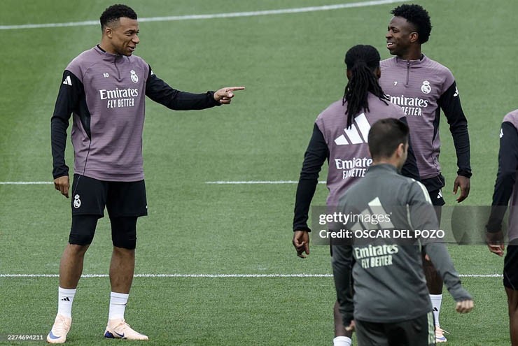 Real không được chiều hư Mbappe, Mourinho hay Deschamps chờ cứu "con tàu đắm" - 2