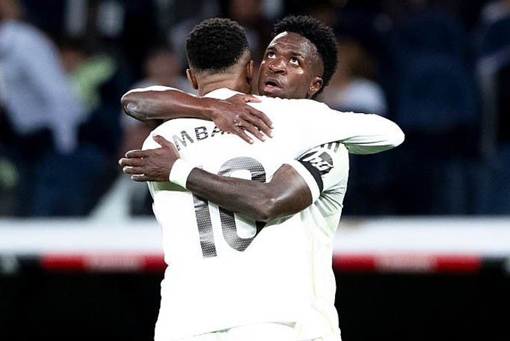 Real không được chiều hư Mbappe, Mourinho hay Deschamps chờ cứu "con tàu đắm" - 4