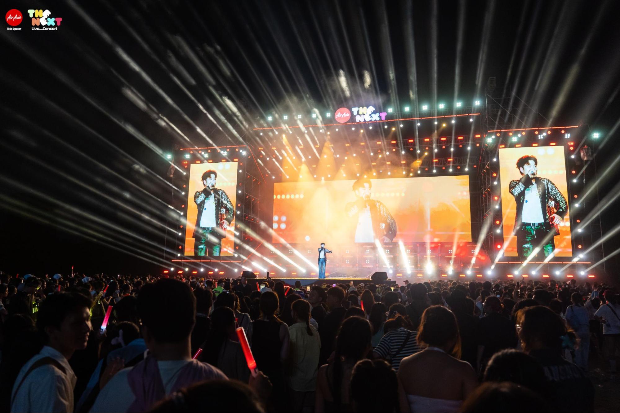 AirAsia THE NEXT Live Concert 2026 tiếp tục bùng nổ tại Đà Nẵng với hàng nghìn khán giả trẻ - 4