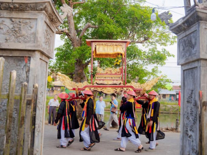 Về nơi Bác Hồ từng sinh sống, xem lễ hội làng Dương Nỗ