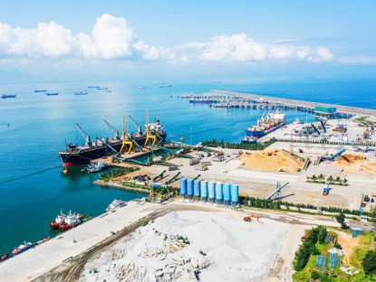 Chuyển động - Quảng Ngãi đẩy mạnh phát triển thương mại điện tử, logistics và chuyển đổi số