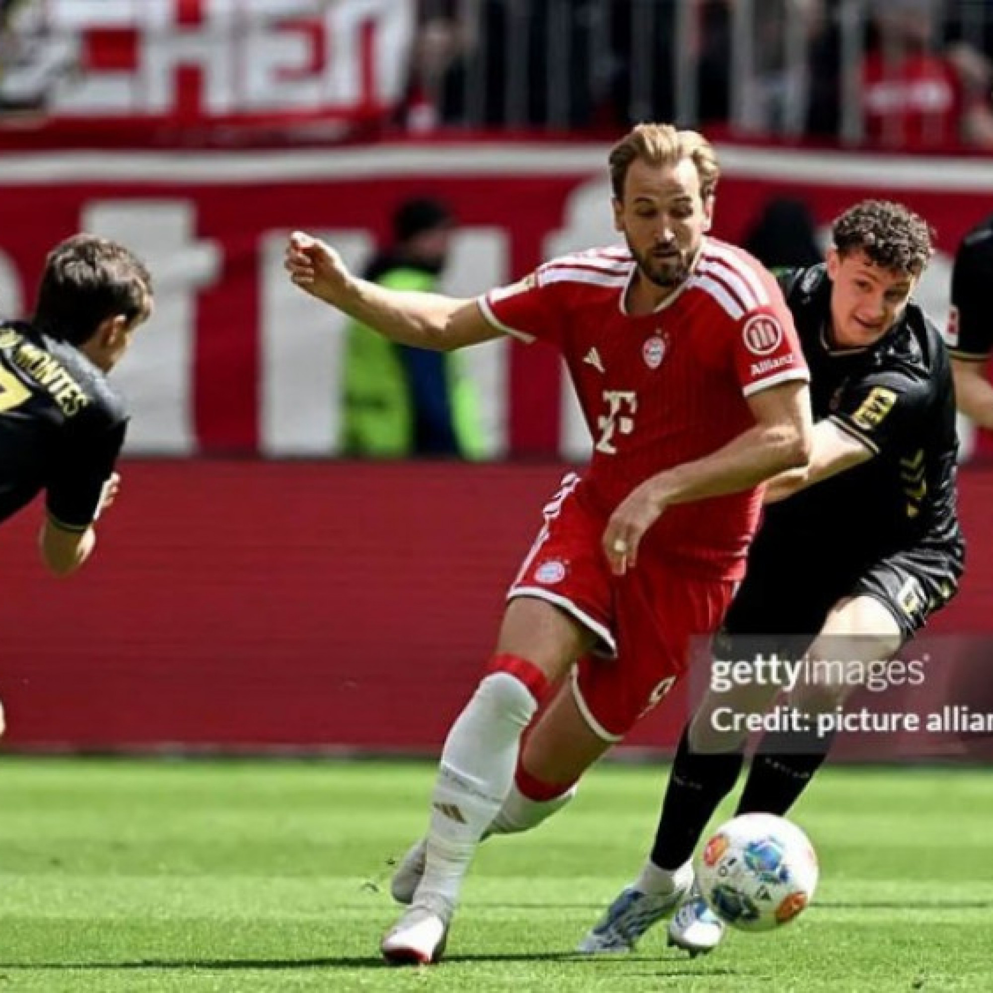  - Video bóng đá Bayern Munich - Cologne: Đỉnh cao Harry Kane lập hat-trick (Bundesliga)