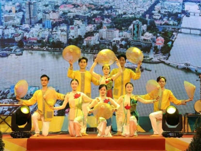  - Cần Thơ tổ chức Liên hoan Đàn, hát dân ca Nam Bộ