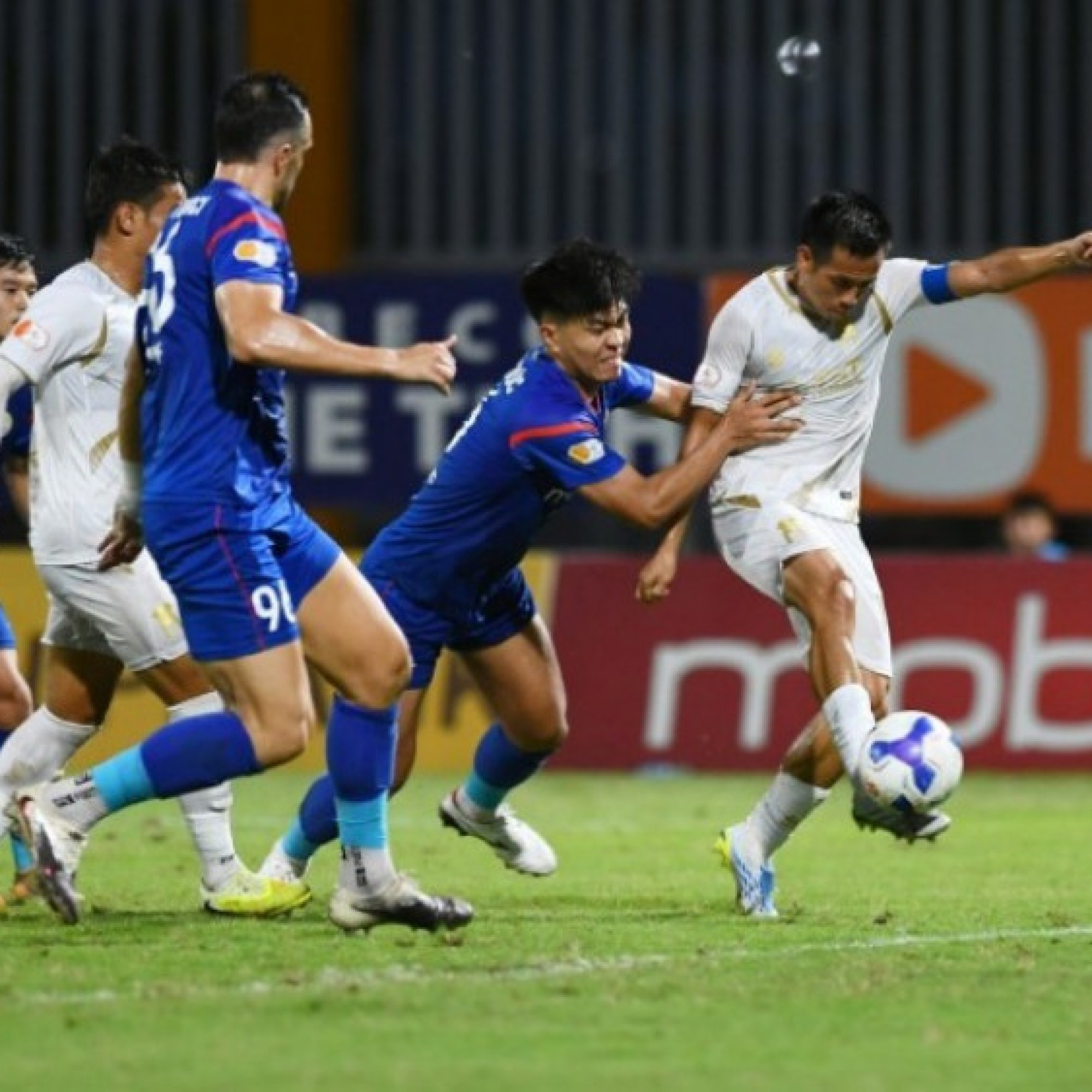  - Video bóng đá PVF CAND – Hà Nội: Văn Quyết tỏa sáng, vùi dập 4 bàn (V-League)