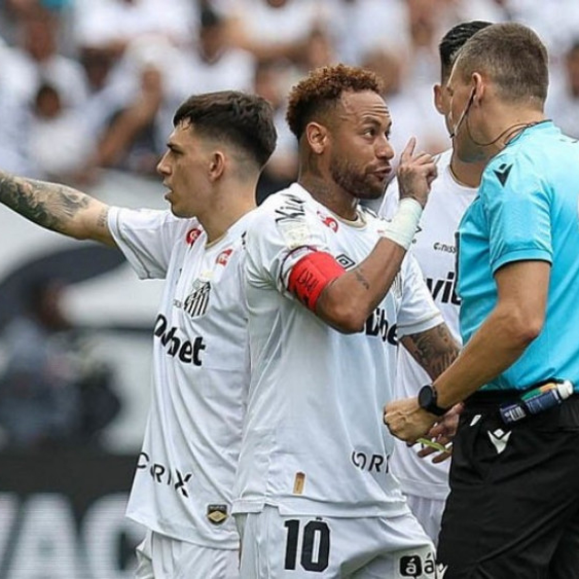  - Neymar nổi cơn tam bành vì sự cố khó tin, nguy cơ không được dự World Cup