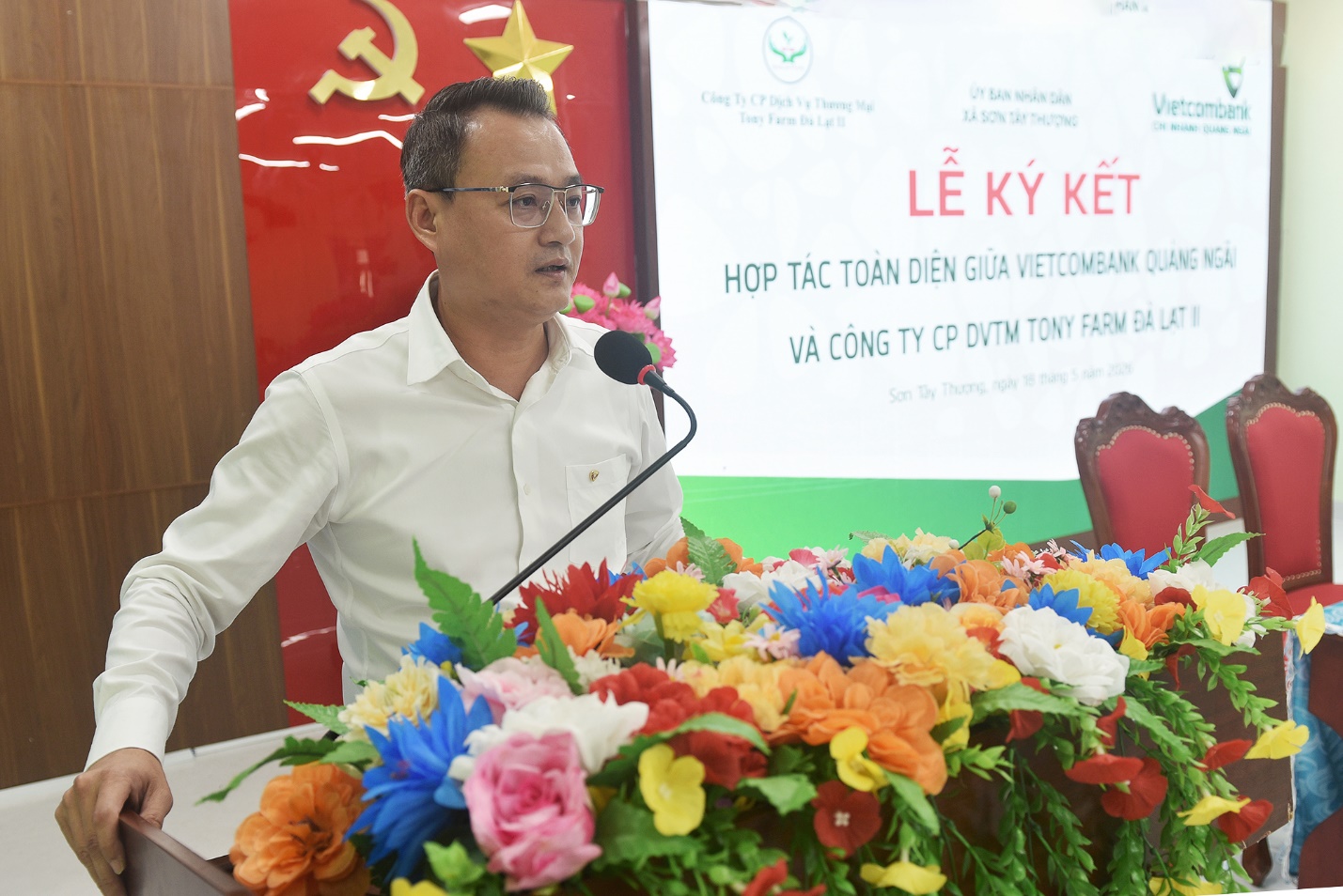 vietcombank chi nhanh quang ngai ky ket hop tac voi xa son tay thuong - 2