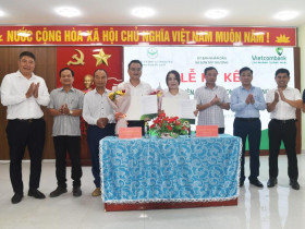  - Vietcombank Chi nhánh Quảng Ngãi ký kết hợp tác với xã Sơn Tây Thượng