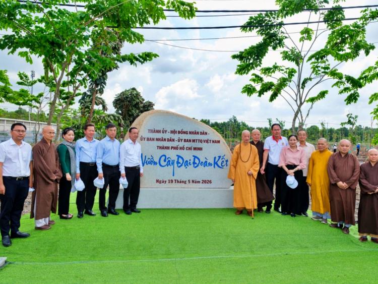 TP.HCM phát động “Tết trồng cây” và phong trào “Thành phố muôn sắc hoa”