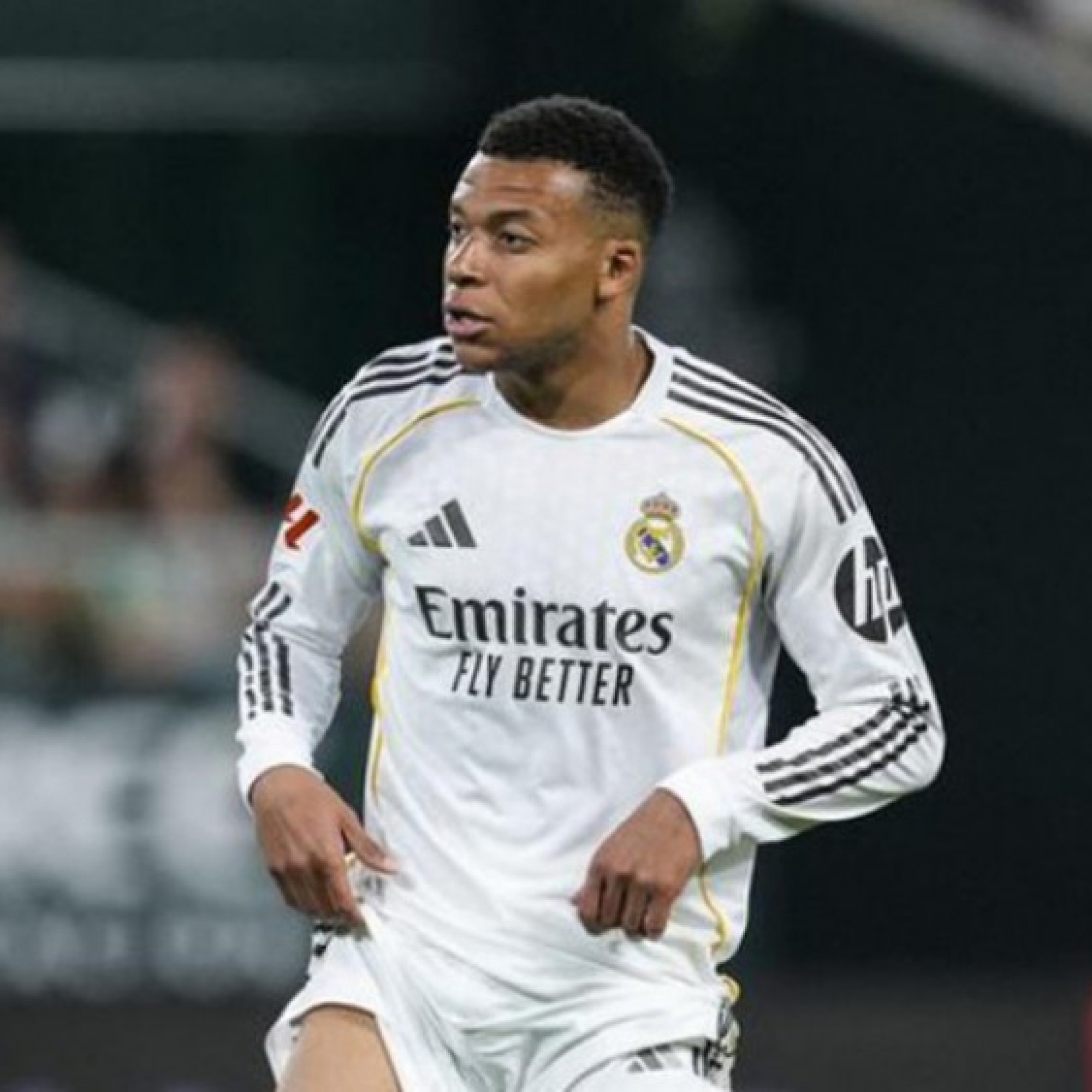  - Tin mới nhất bóng đá sáng 19/5: Real Madrid cảnh báo Mbappe