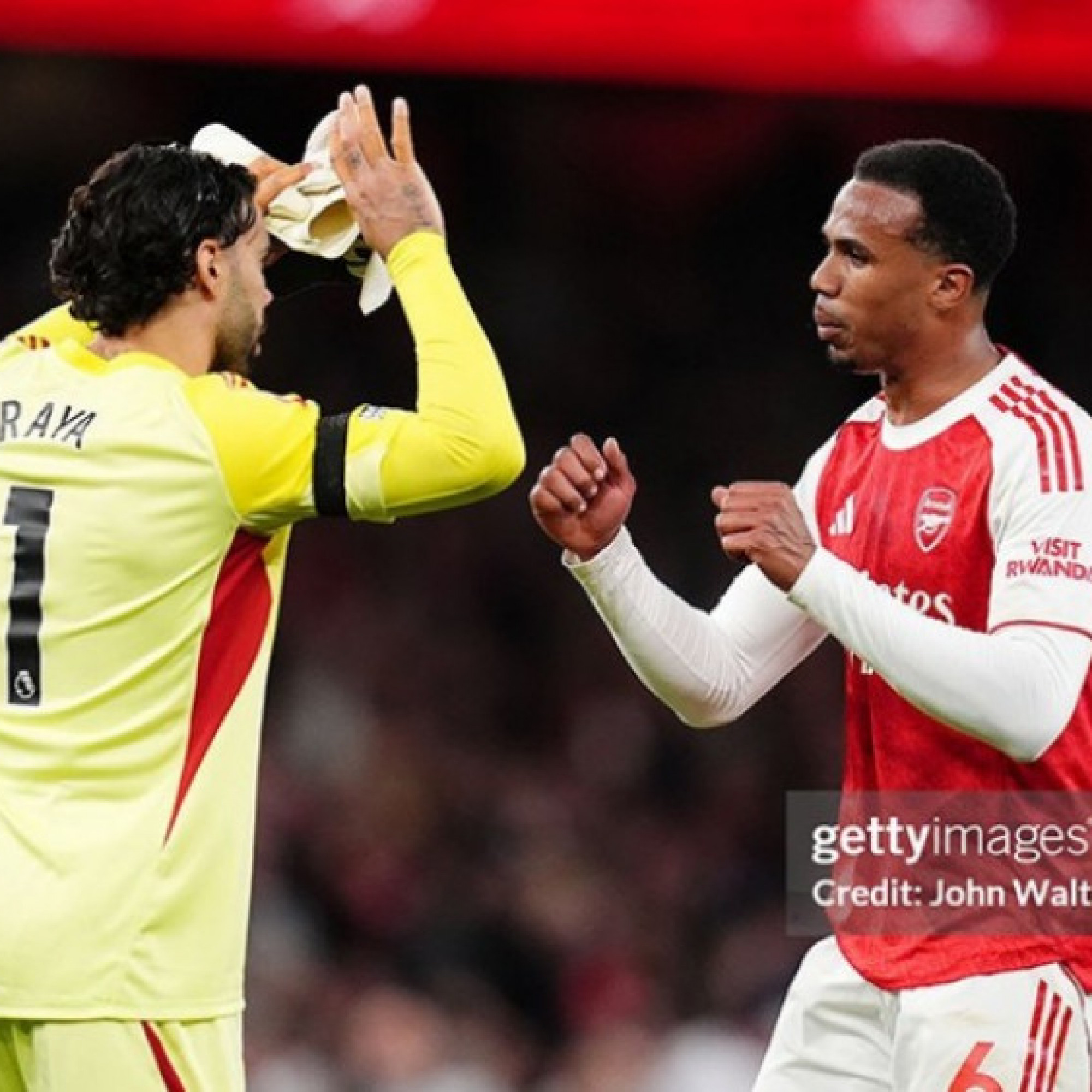  - Nóng bảng xếp hạng Ngoại hạng Anh: Arsenal gây áp lực lên Man City, vô địch sớm khi nào?