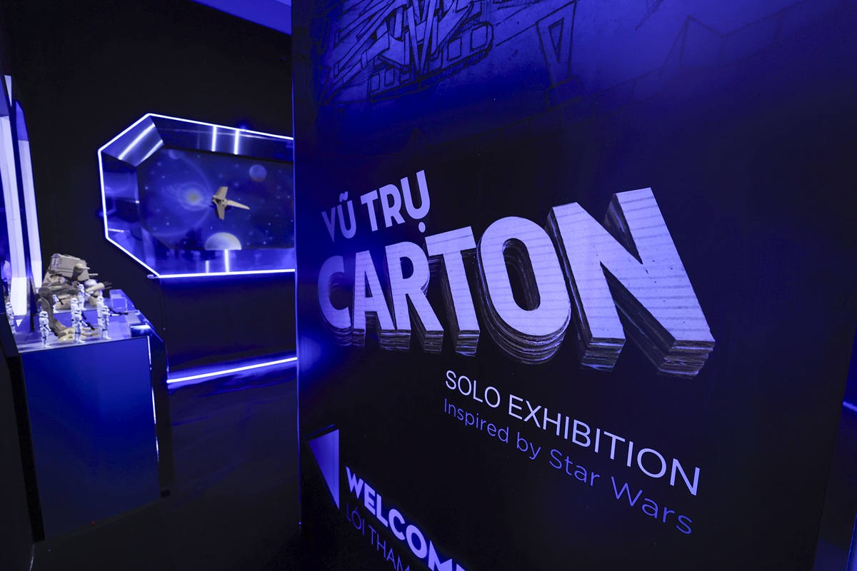 tu ky su co khi o nhat den trien lam 'vu tru carton' gay sot tai tp.hcm - 12