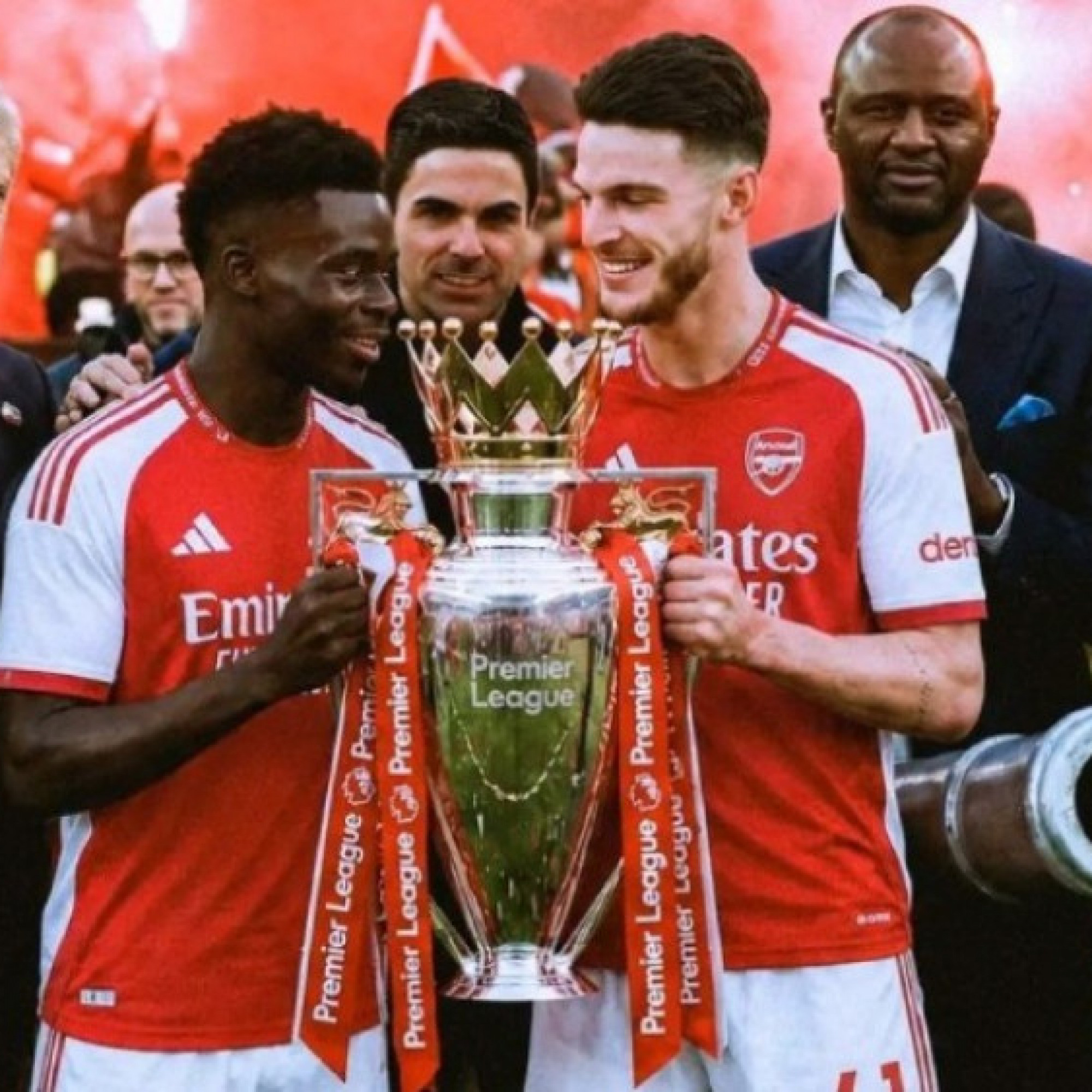  - Arsenal mơ thống trị bóng đá Anh lâu dài, Man City "mất điểm" với Guardiola (Clip 1 phút)