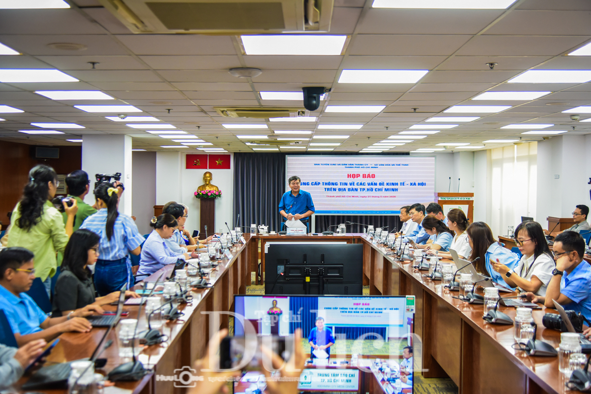 Phát hiện lừa đảo, người dân liên hệ tổng đài ngân hàng để đóng nhanh tài khoản - 1