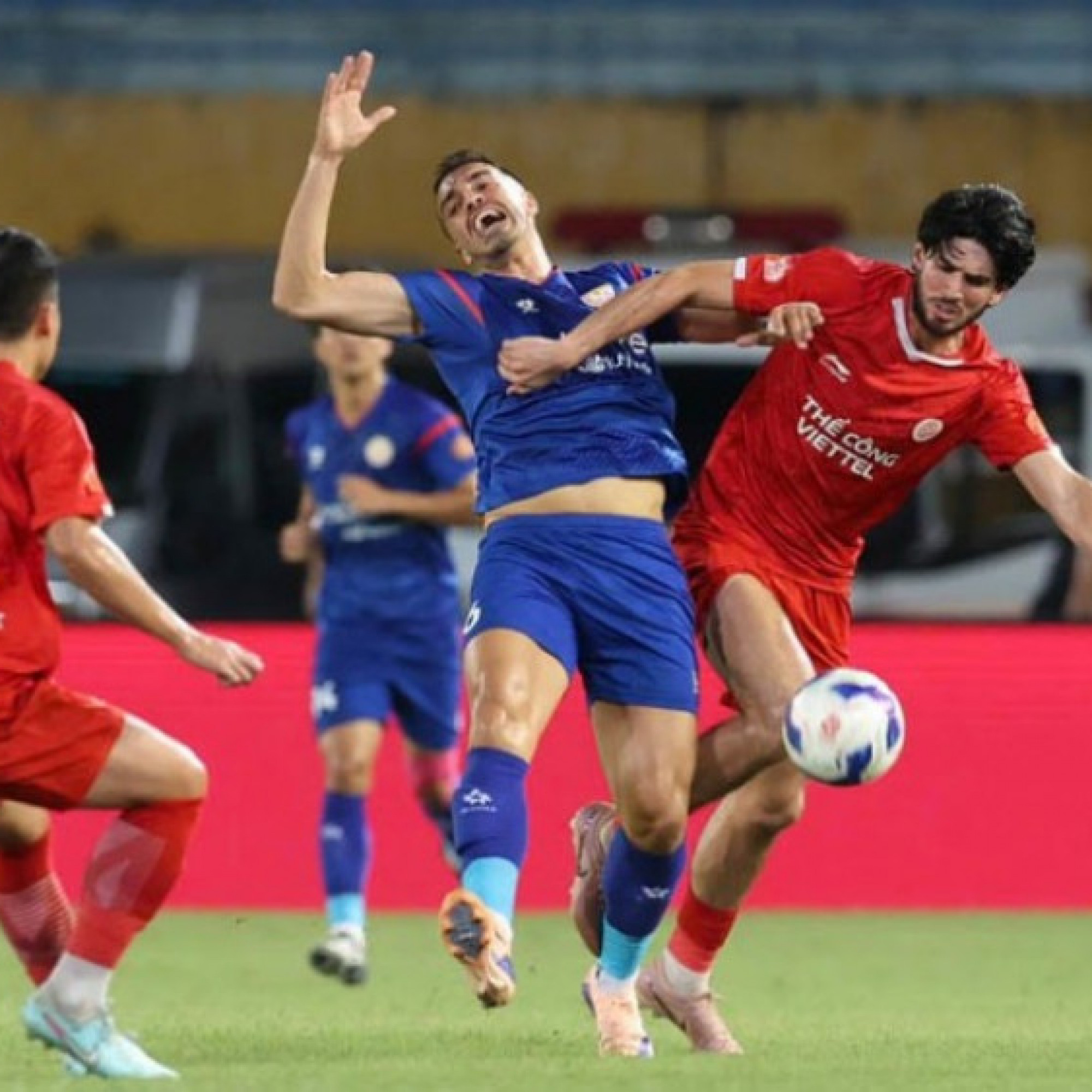  - Video bóng đá Thể Công Viettel - PVF-CAND: Rượt đuổi nghẹt thở (V-League)