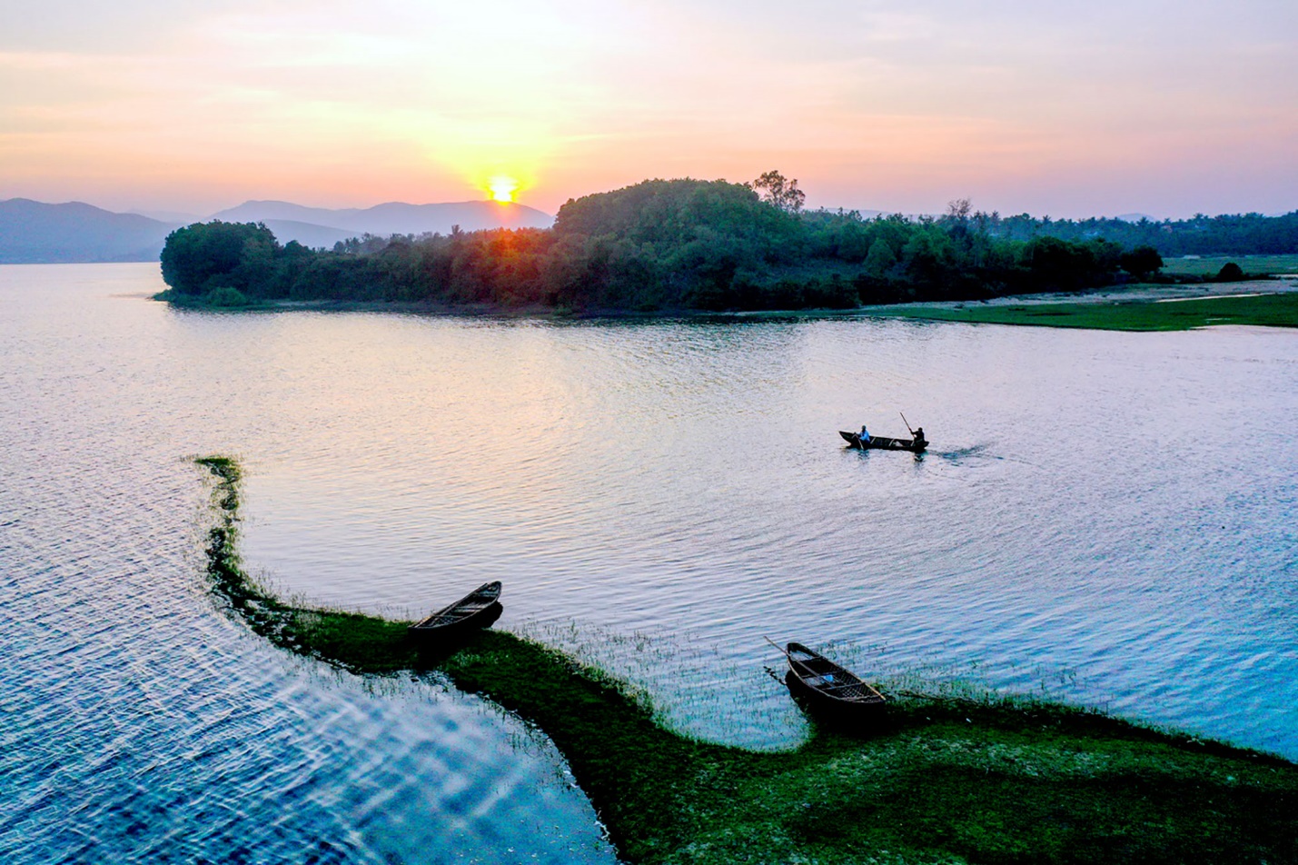 chinh tuyen duong ven bien de bao ve quan the di tich quoc gia dac biet sa huynh - 3