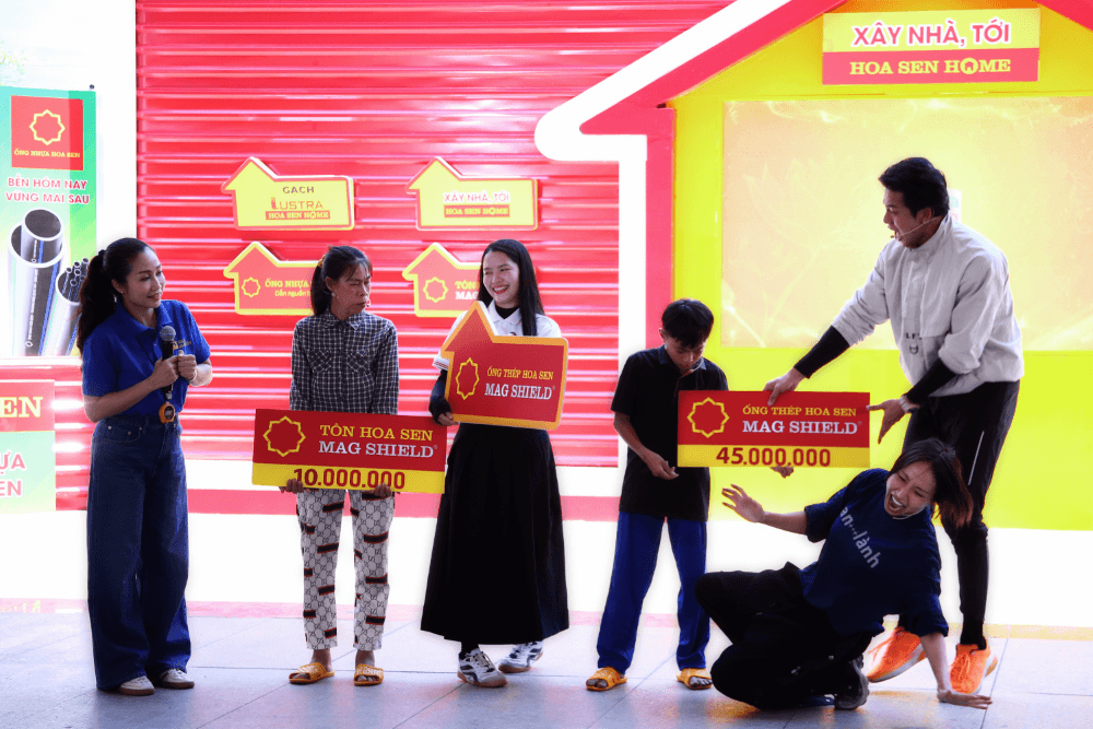 Hơn 200 triệu đồng được trao cho các em nhỏ có hoàn cảnh khó khăn trong Mái ấm gia đình Việt - Tập 187 - 5