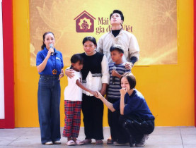  - Ốc Thanh Vân, GiGi Hương Giang và Hưng Nguyễn nghẹn lòng trước cô bé 16 tuổi nghỉ học, thay cha mẹ nuôi hai em nhỏ mồ côi 