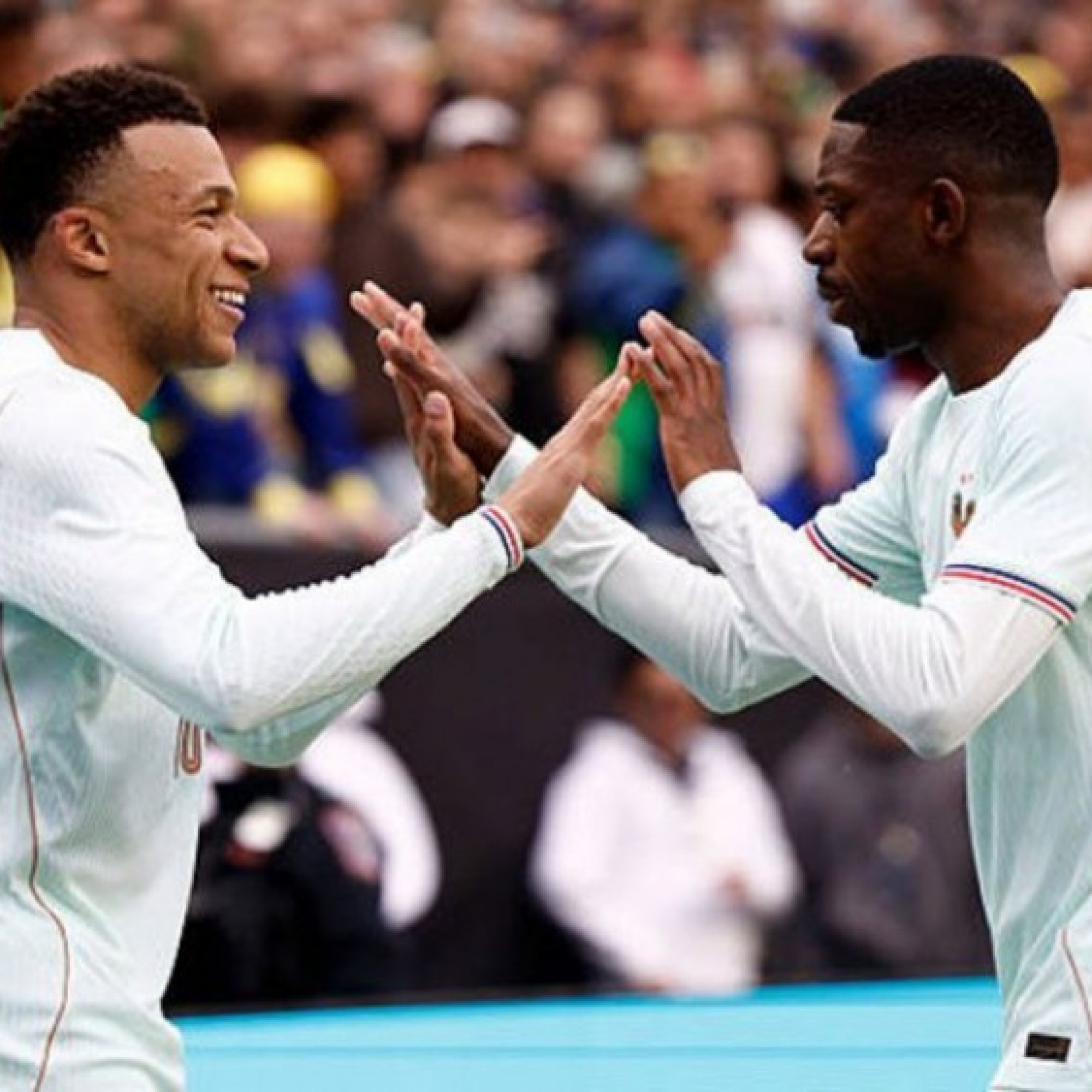  - ĐT Pháp chuẩn bị cho World Cup: Dembele bất ngờ ra thông điệp ngầm cảnh báo Mbappe