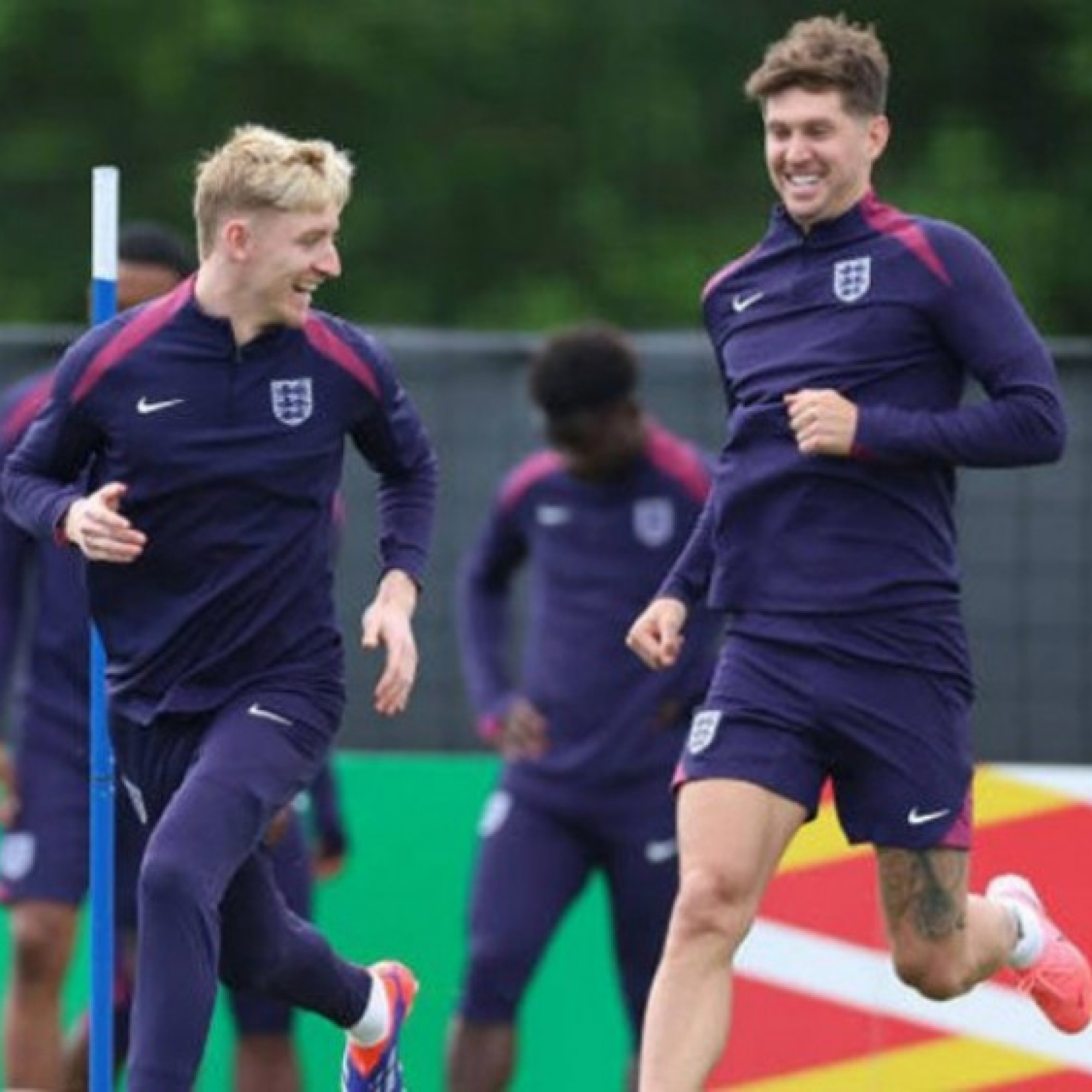  - Tin nóng chuyển nhượng 23/5: Sếp Bayern xác nhận quan tâm đến Gordon, bác tin đồn John Stones