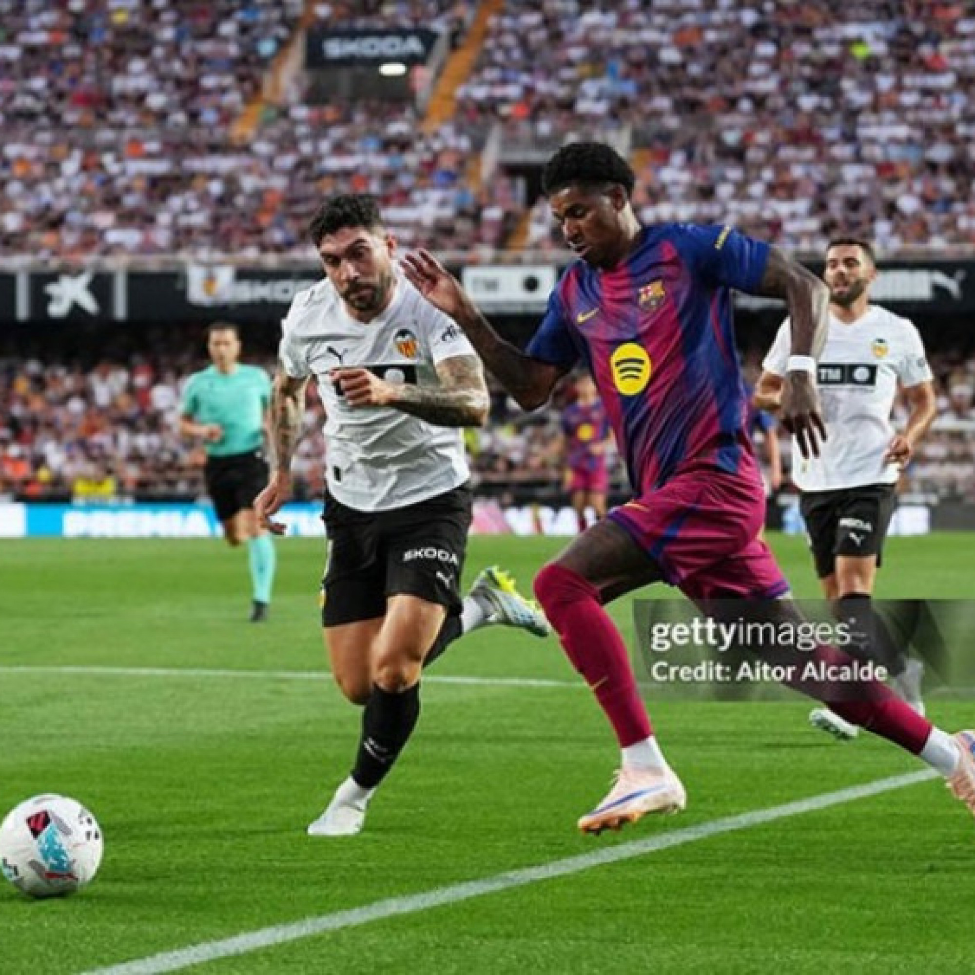  - Video bóng đá Valencia - Barcelona: Lewandowski - Rashford dốc sức tấn công (La Liga)