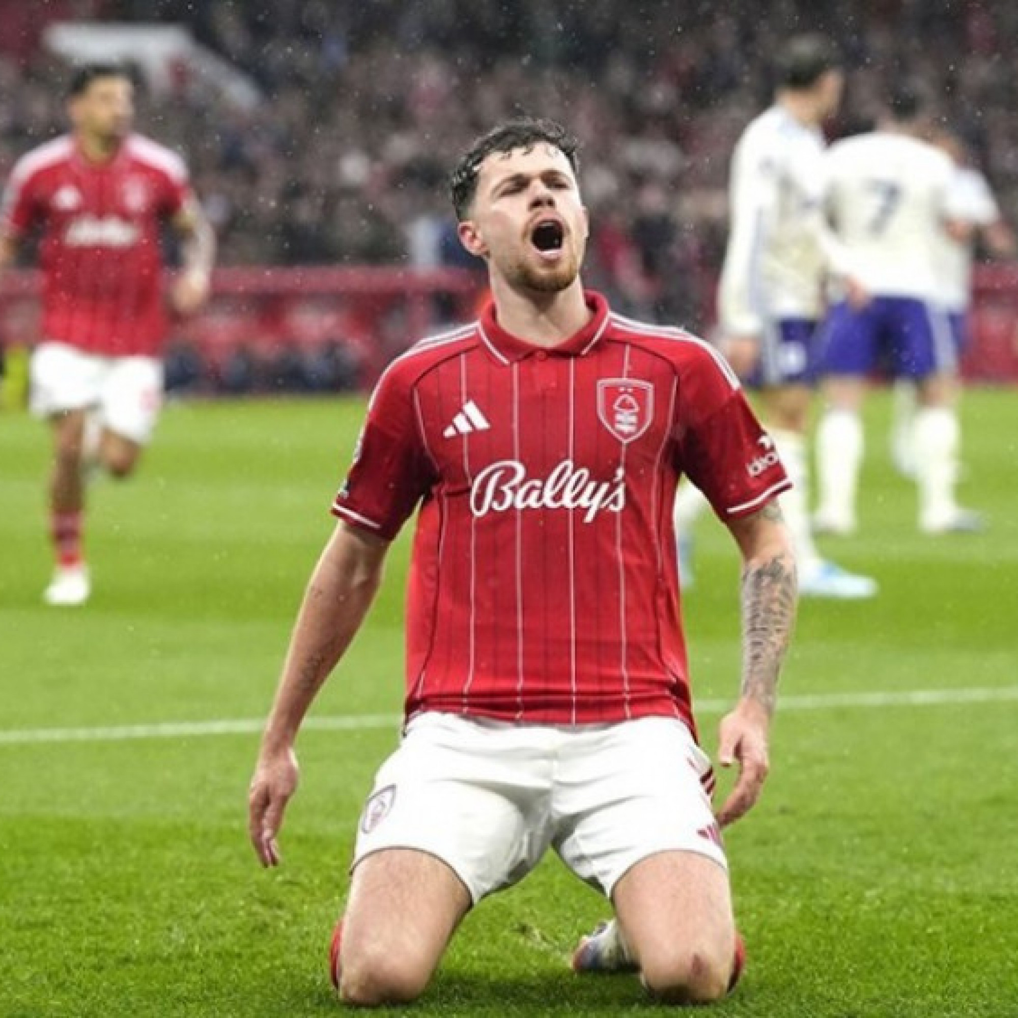  - Tin nóng chuyển nhượng 25/5: MU nhắm cựu sao Liverpool để gia cố hàng thủ