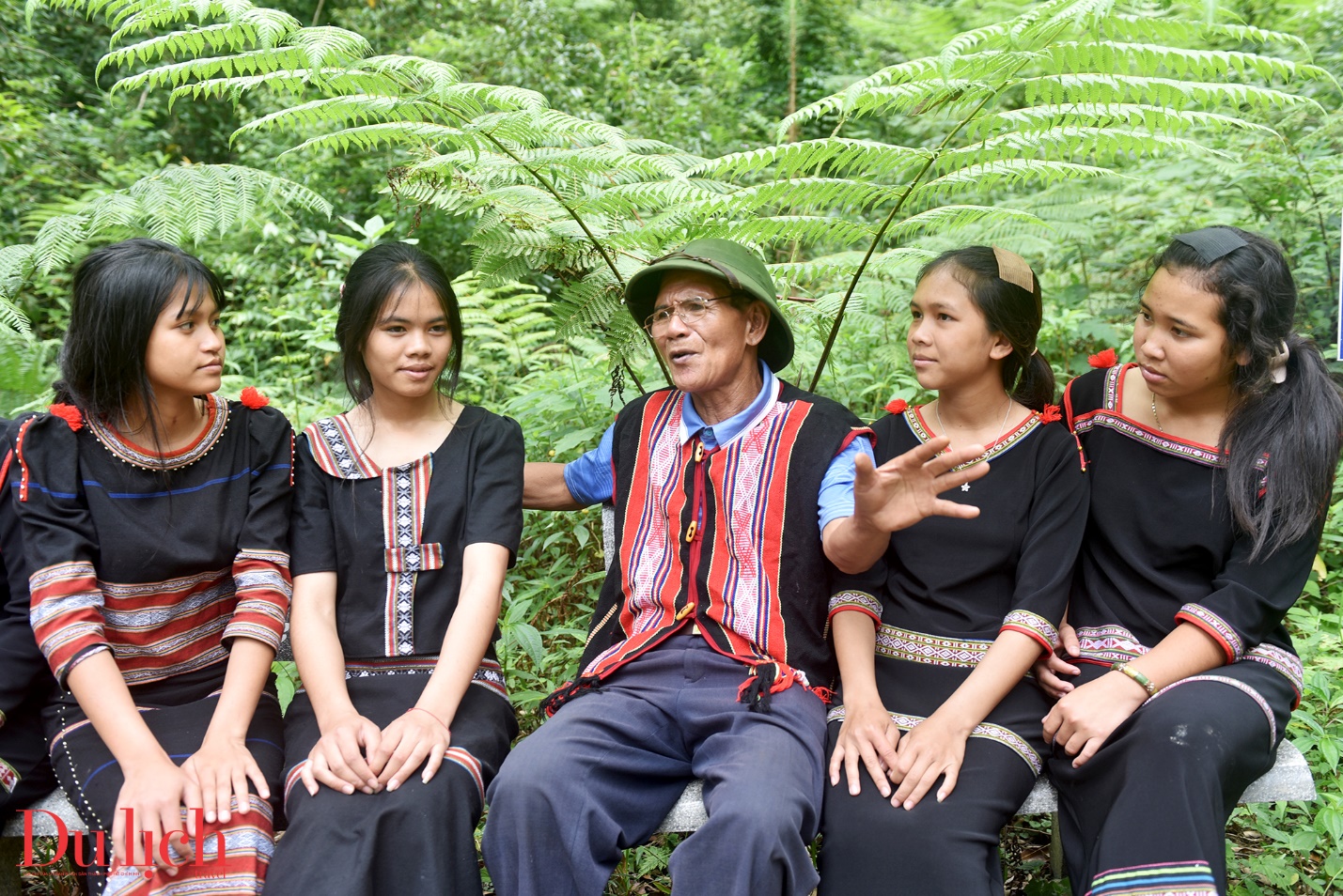 di tich cach mang dac biet giua ‘thu phu sam ngoc linh” mang ri - 19