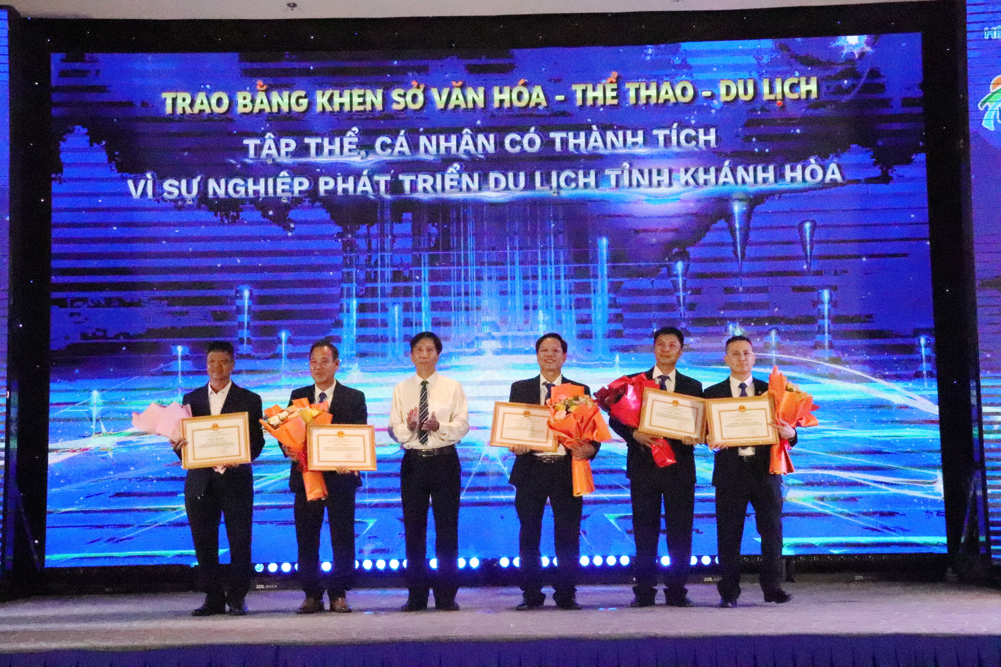 25 năm đồng hành cùng sự phát triển du lịch biển đảo Nha Trang - Khánh Hòa - 1