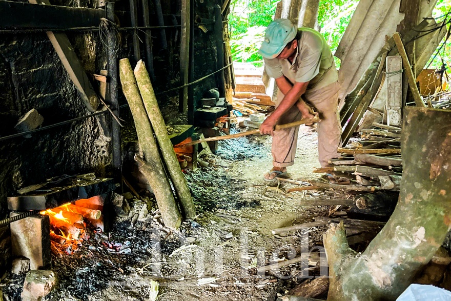 Giữ lửa hồng gốm mộc: Nơi cha đúc hình hài, con tô sắc mới - 10