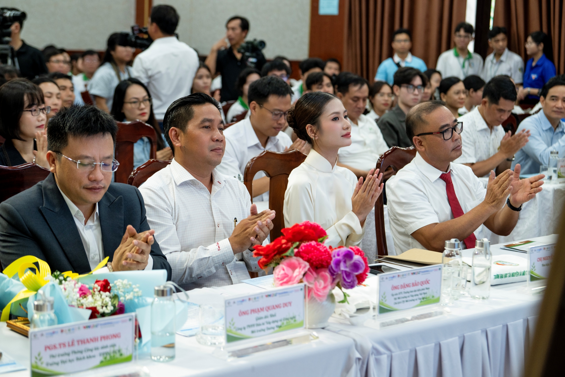 Lan tỏa thông điệp sống xanh từ nghệ thuật và hành động cộng đồng - 1