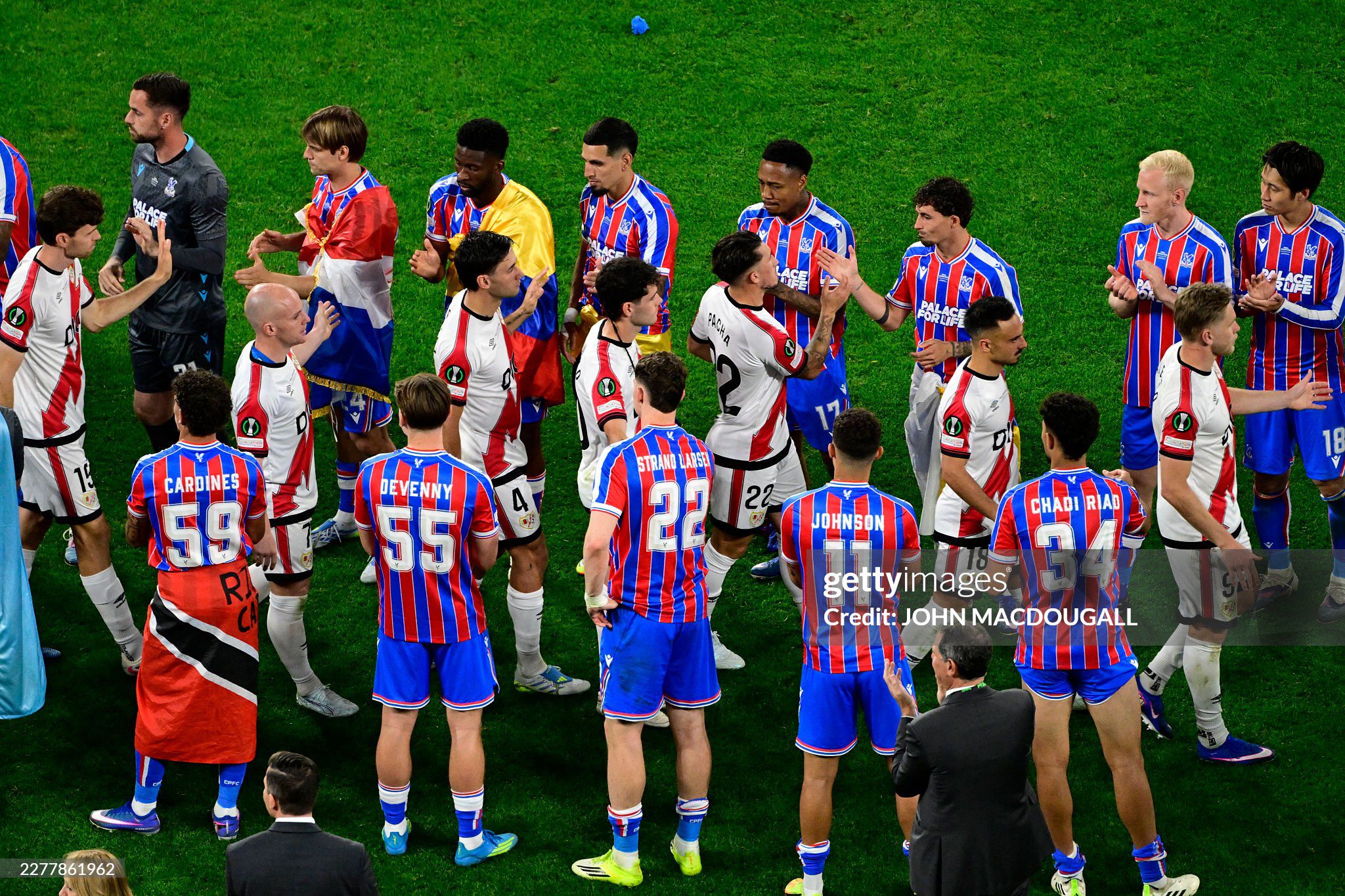 Crystal Palace vô địch Europa Conference League: Niềm vui vỡ òa, bật tung cảm xúc - 9