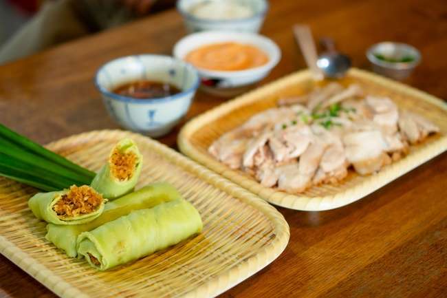 Bỏ lại "bộn bề", Jun Phạm tìm về khoảng lặng đậm chất văn hóa giữa lòng Singapore - 6