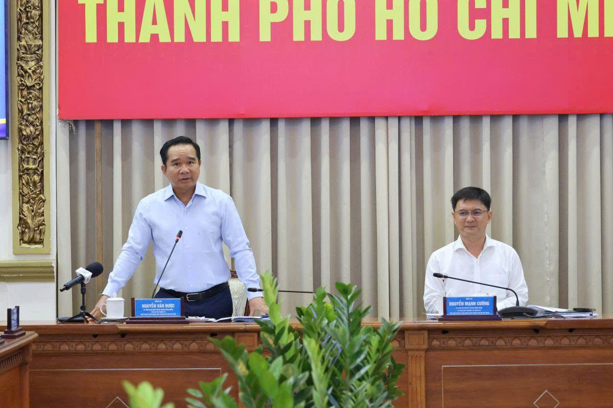 UBND TP.HCM lắng nghe ý kiến của doanh nghiệp để hoàn thiện Luật Đô thị đặc biệt - 1