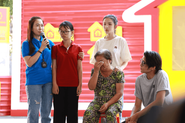 Thanh Thảo, LyLy và Vĩnh Đam nghẹn ngào trước tuổi thơ thiếu vắng cha mẹ của những em nhỏ lớn lên trong vòng tay bà ngoại - 3