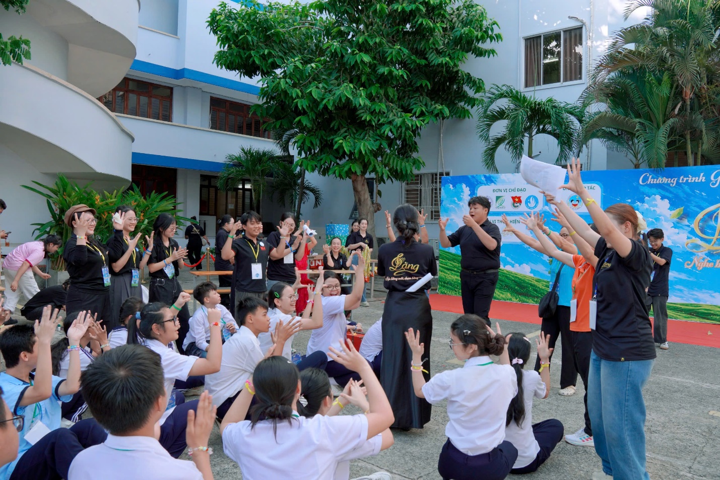 “lang” – khi nghe thuat duoc cam nhan bang anh mat va trai tim - 6
