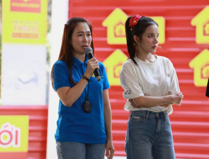 Thanh Thảo, LyLy và Vĩnh Đam nghẹn ngào trước tuổi thơ thiếu vắng cha mẹ của những em nhỏ lớn lên trong vòng tay bà ngoại