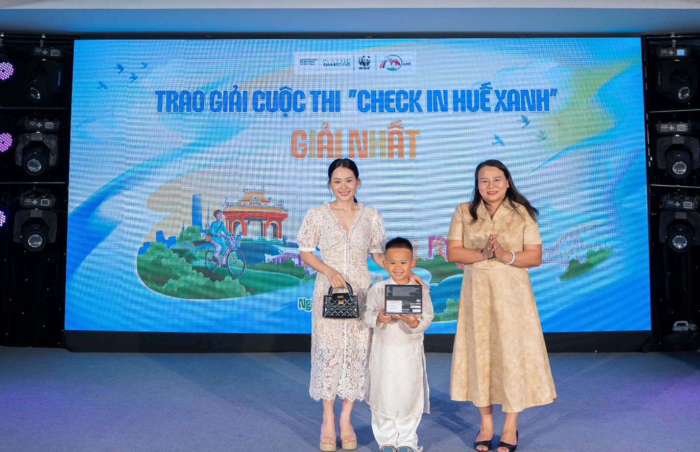 Vinh danh 29 tập thể tiêu biểu trong hành trình lan tỏa du lịch giảm nhựa ở Huế - 2