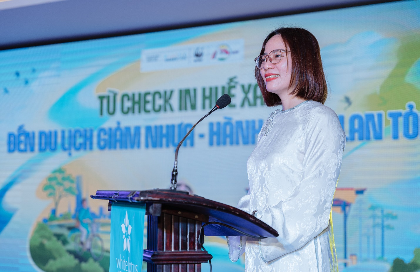 Vinh danh 29 tập thể tiêu biểu trong hành trình lan tỏa du lịch giảm nhựa ở Huế - 4
