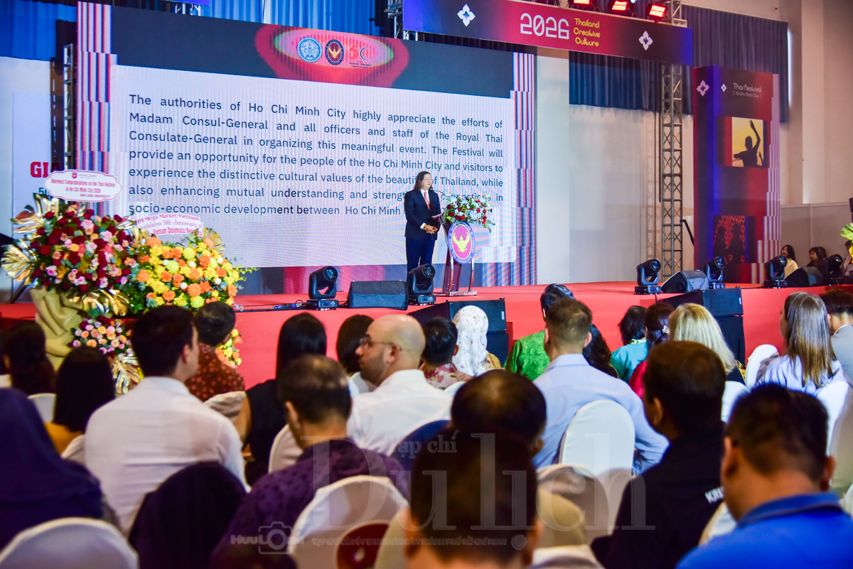 Choáng ngợp những bộ quốc phục Hoàng gia khảm hồng ngọc, dệt gấm vàng xuất hiện tại Thai Festival 2026 - 17