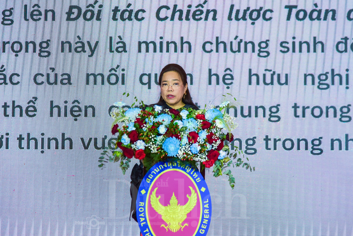 Choáng ngợp những bộ quốc phục Hoàng gia khảm hồng ngọc, dệt gấm vàng xuất hiện tại Thai Festival 2026 - 16
