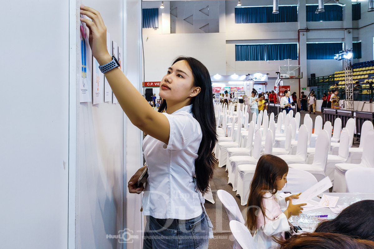 Choáng ngợp những bộ quốc phục Hoàng gia khảm hồng ngọc, dệt gấm vàng xuất hiện tại Thai Festival 2026 - 11