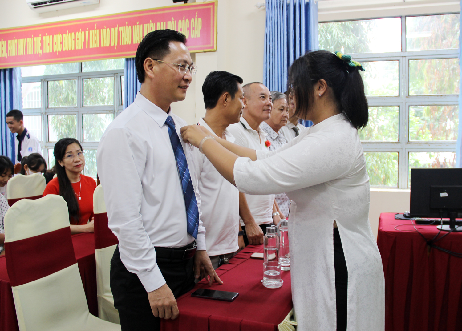 Gần 300 học sinh Trường THPT Sóc Trăng được tuyên dương - 2
