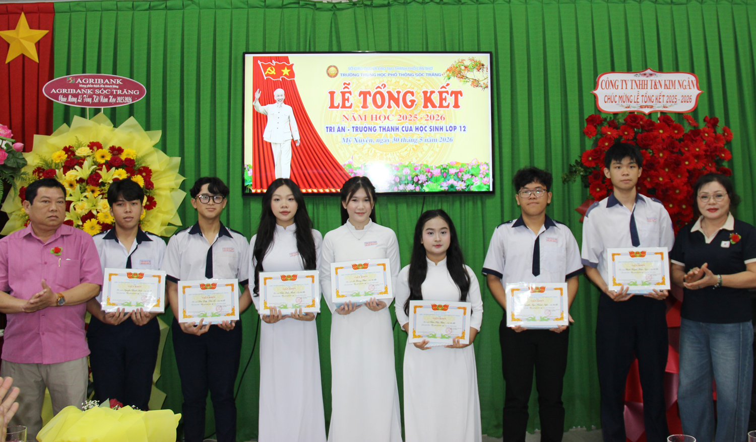 Gần 300 học sinh Trường THPT Sóc Trăng được tuyên dương - 4
