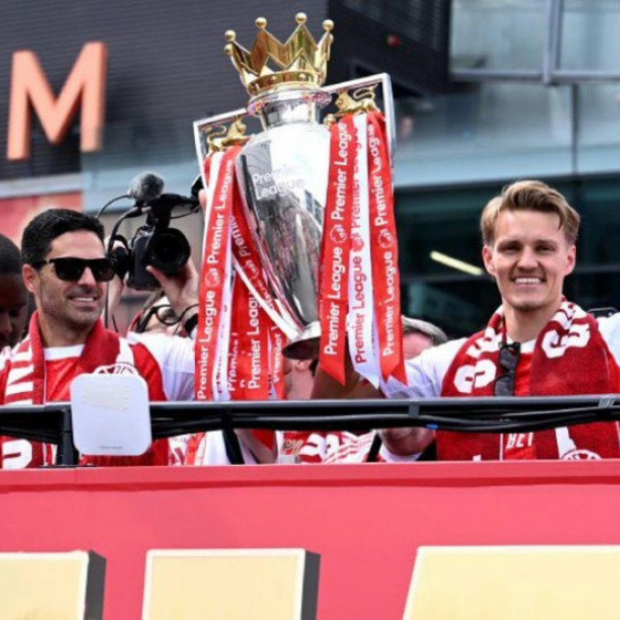  - Trực tiếp Arsenal rước cúp vô địch Ngoại hạng Anh: London tắc nghẽn, Rice đáp trả anti-fan
